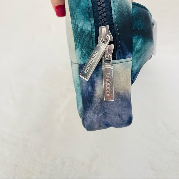 Lululemon Quilted Grid Belt Bag - Picture 5 of 10